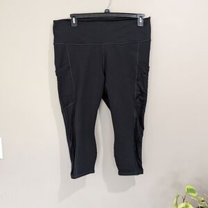Black Cropped Active Leggings with Side Pockets